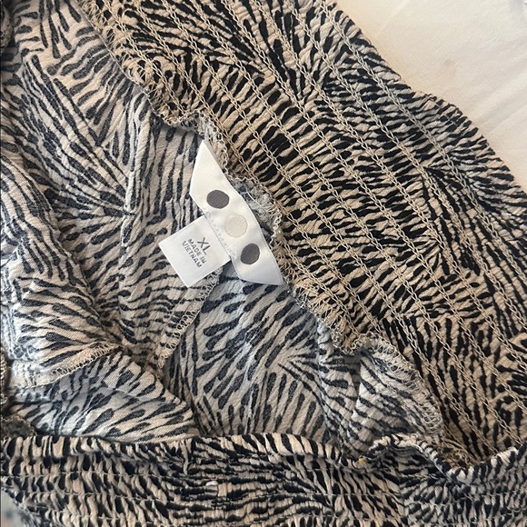 Three Dots Women's Printed Pull On Printed Shorts Beige Size XL - Picture 6 of 6